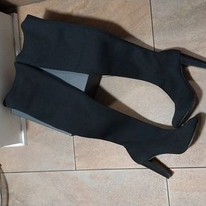 CHARLESN DAVID Black stretch over knee boots size 7M